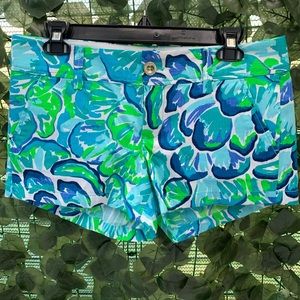 New with tags Lilly Pulitzer Walsh short.